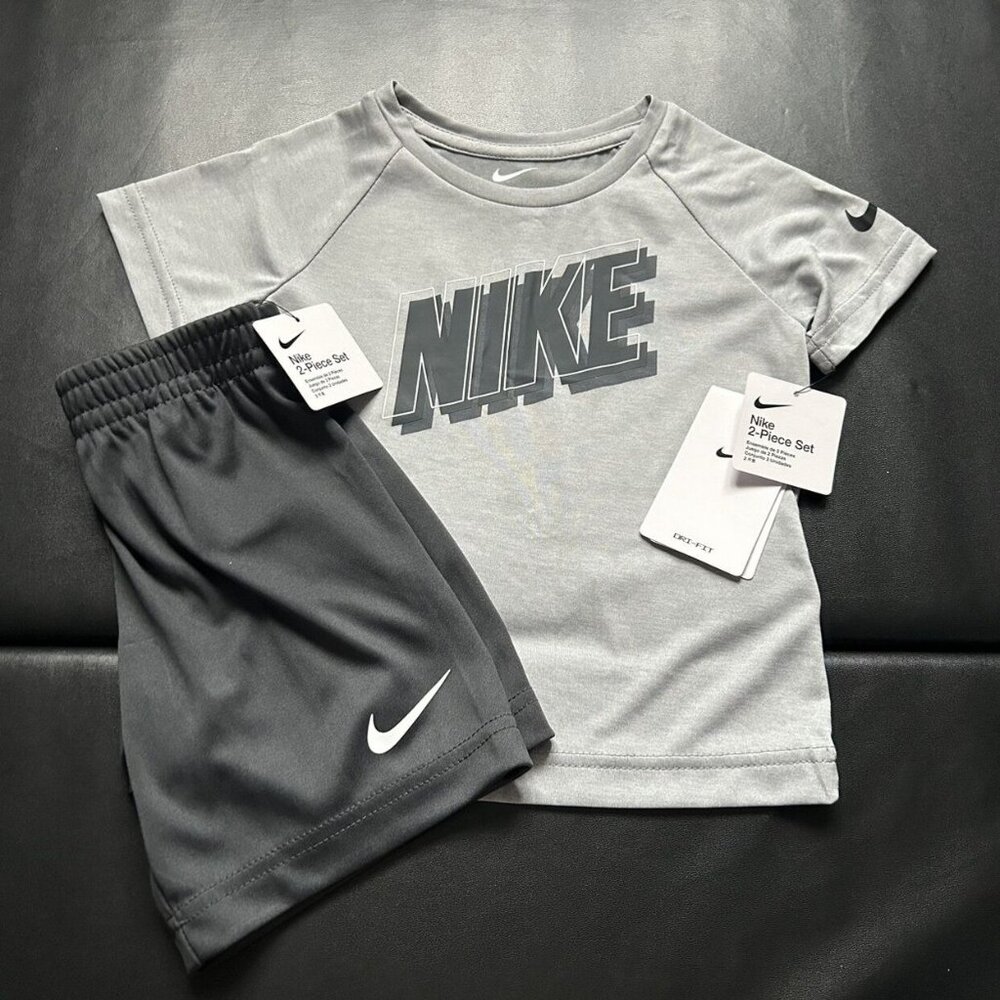 NWT Nike Athletic Set Boys Size 3T